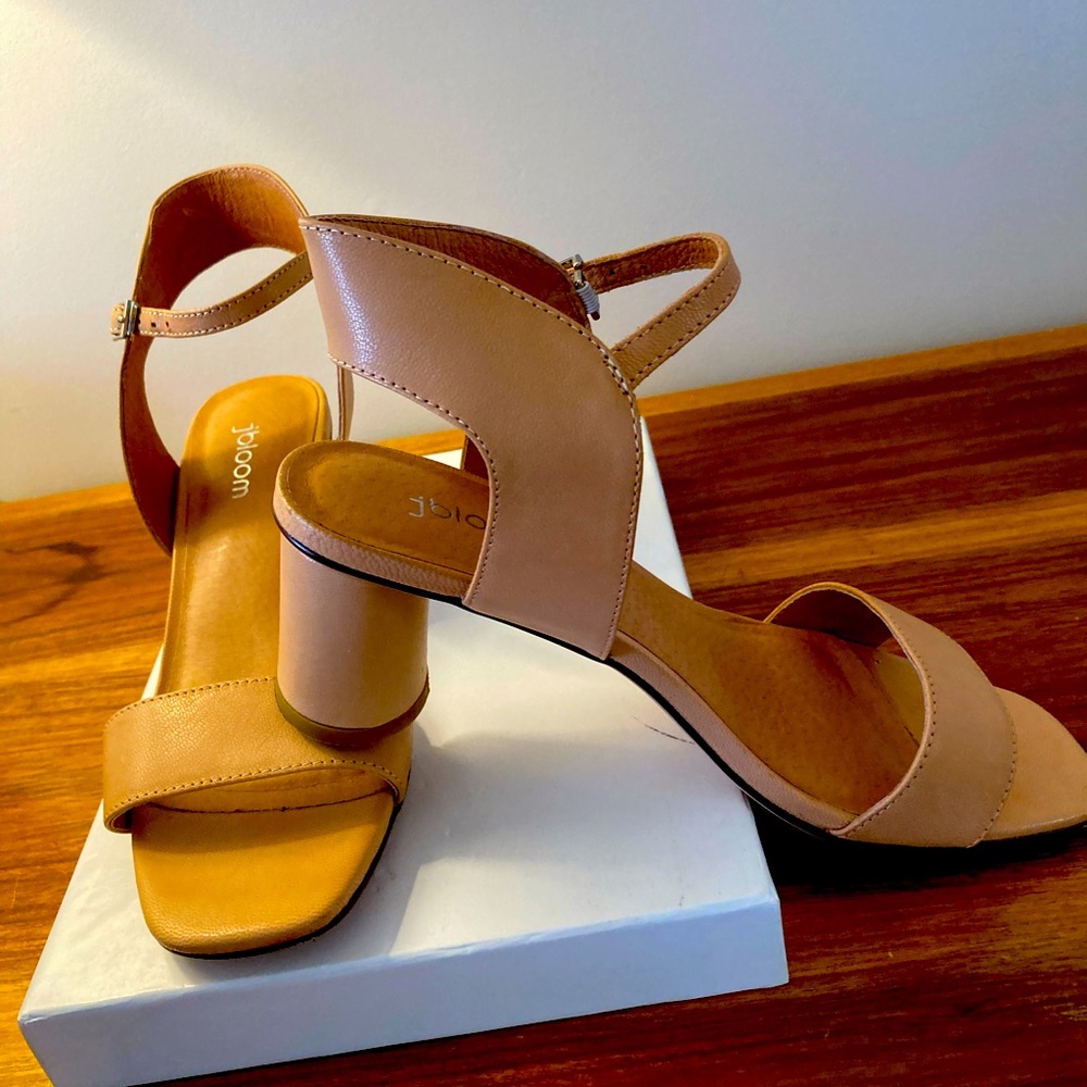 Sandals caramel